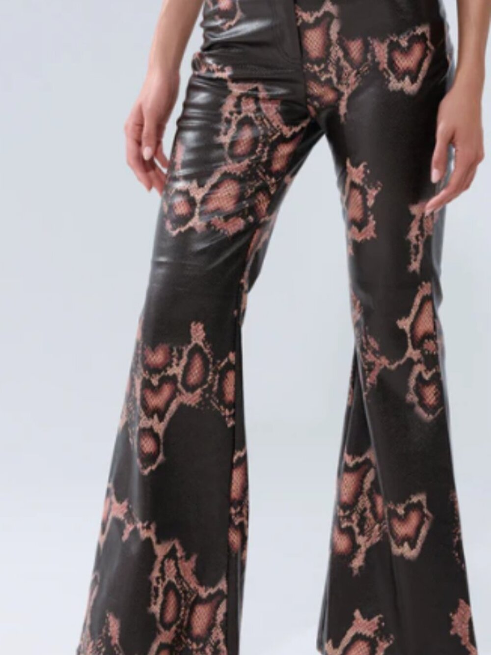 AKIRA COLD BLOODED FAUX LEATHER PANTS Size XL - Picture 4 of 5